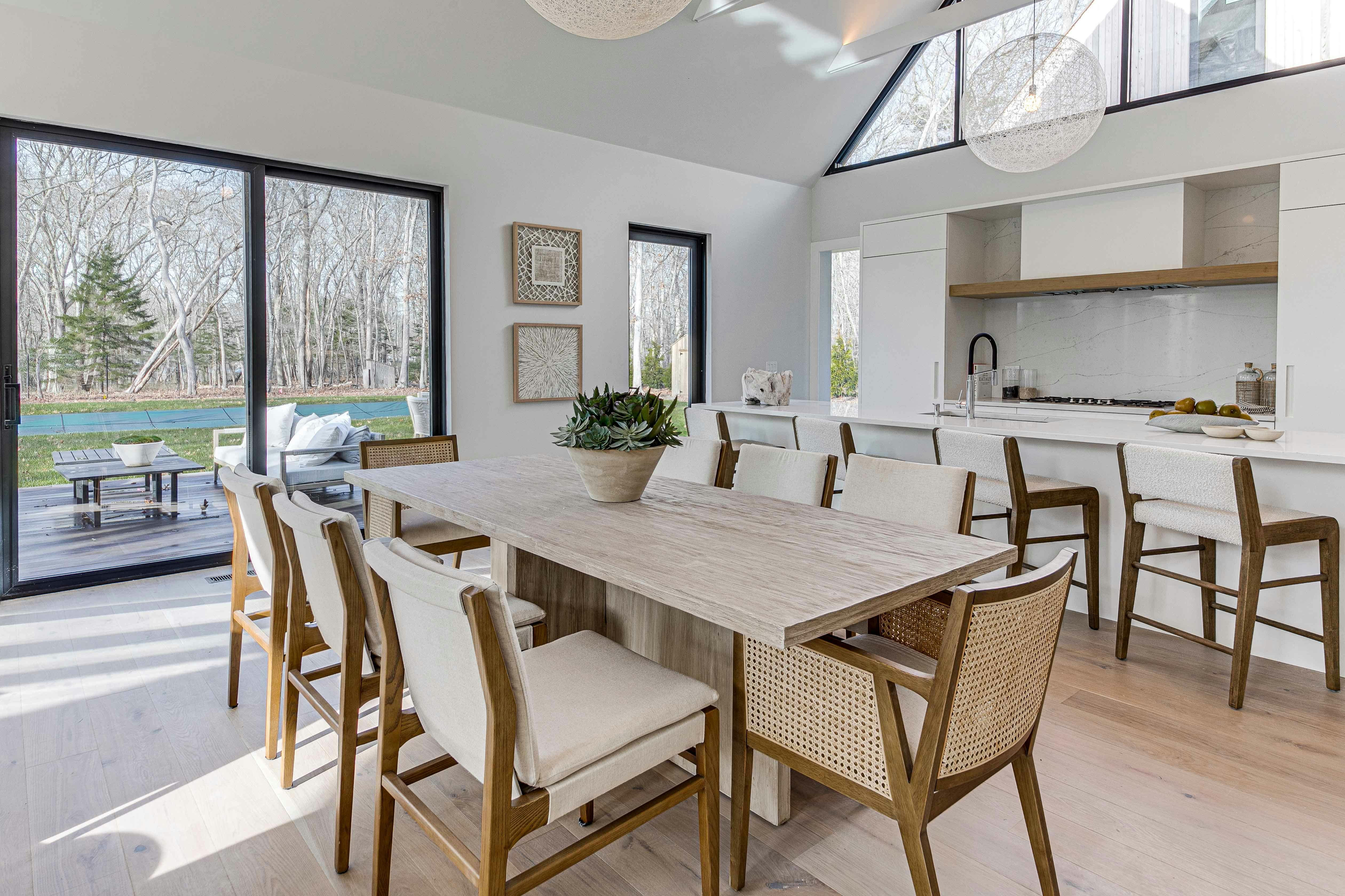 Meridith-Baer-Home-Home-Staging-Hamptons-East-Hampton-Contemporary-Dining-Room